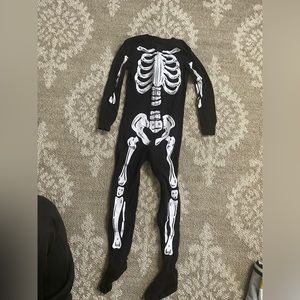 Footed pajama’s boys